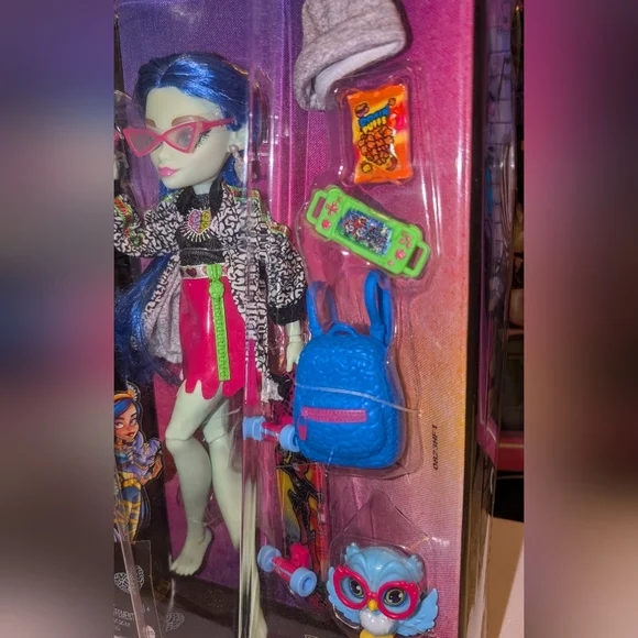 Monster High Ghoulia Yelps G3 Release, New In The Box- Missing shoes!! - Picture 3 of 6